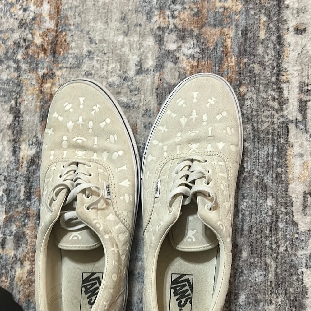 Vans Off-White Patterned Sneakers - image 6